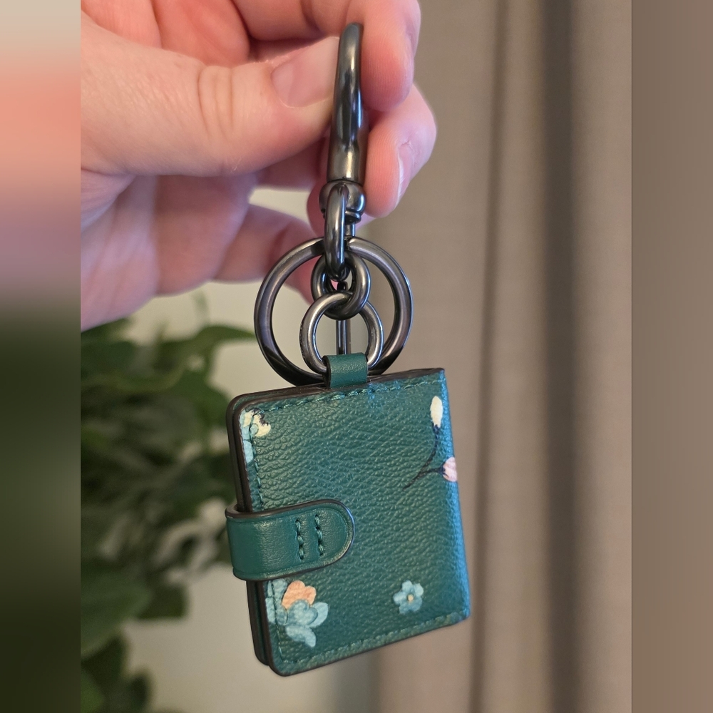 Coach Mystical Floral Picture Frame Bag Charm Key Ring Style# C8234 - Picture 3 of 5